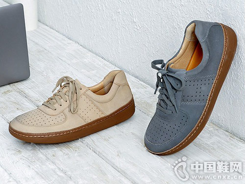 Hush-PuppiesϾ��ʿ�����˶�����