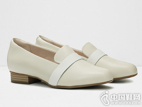 2019�¿�ŮЬclarks�����ָ�Ь