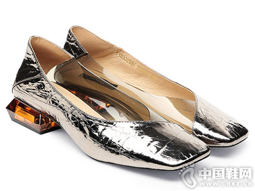 ��ʱ��2019ʱ��ŮЬ�¿�ǳ�ڵ�Ь