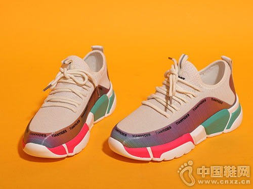 ���������˶�ЬŮ2019�����¿���͸��