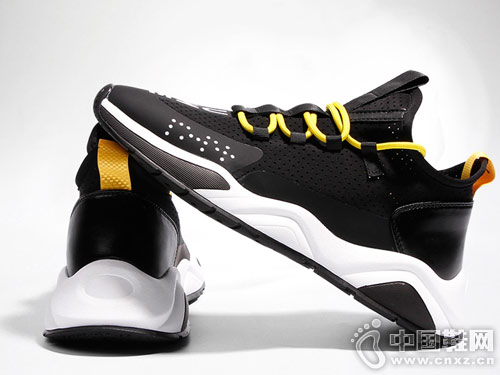 ������ʿ��Ь���ļ�͸���˶�Ь