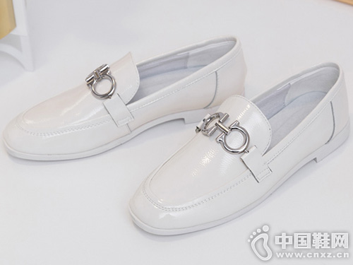 һ�ŵŴ���ŮЬ2019��¶�紺���ָ�Ь