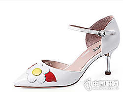 ����߸�������Сè��cover���ĵ�Ь