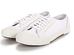 SELECTED˼�����ļ��¿��˶�����Ь