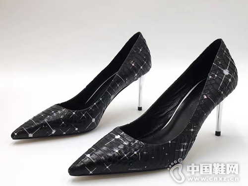 ʱװ�߸�ЬK��2019�����¿�