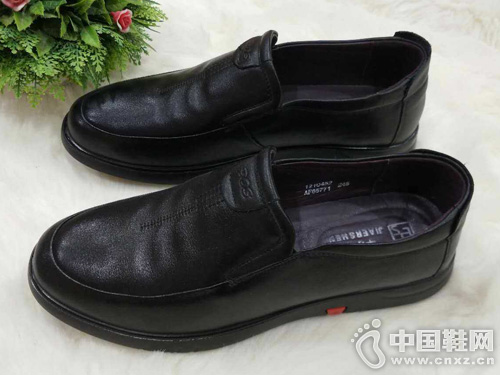 �׶����¿��пЬ��������ͷ��ţƤ