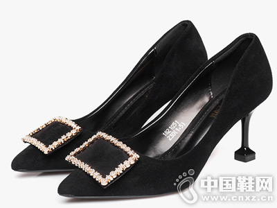 2019�¿���ô�����ͷ�߸�Ь