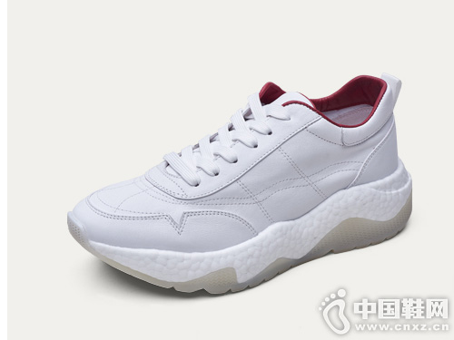 ���ñ��ϵ�Ь���ļ�͸�������˶�Ь