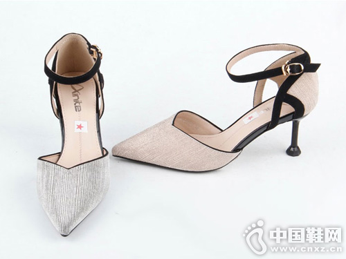 ����ʱ���п�ְҵŮ��Ь�������¿�