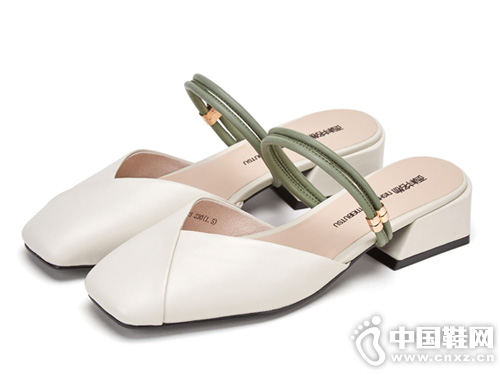 ������������ЬŮһ�ִ��ֵ͸���Ь