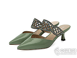 �����ο���������Ь Robertaŵ����ŮЬ