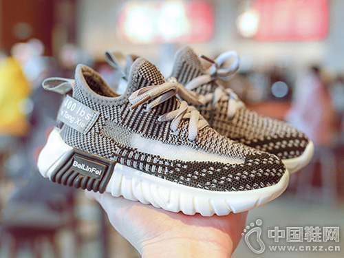 С�ײ�Ůͯ�˶�Ь2019�����¿��ϵ�Ь