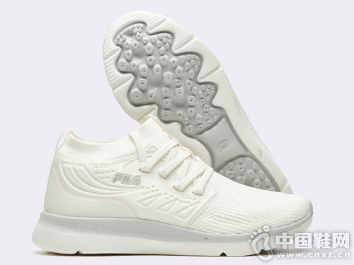 FILA ���2019�＾�¿�ʱ���˶�Ь