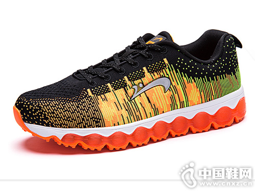 ����������Ь�Ų����溫��ʱ���˶�Ь