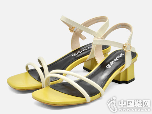 ʱ��¶ֺһ�ֿ۴��߸���Ь���������¿�