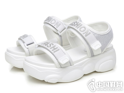 ʥ���� 2019�ļ��¿��ɸ�׺��Ů��Ь