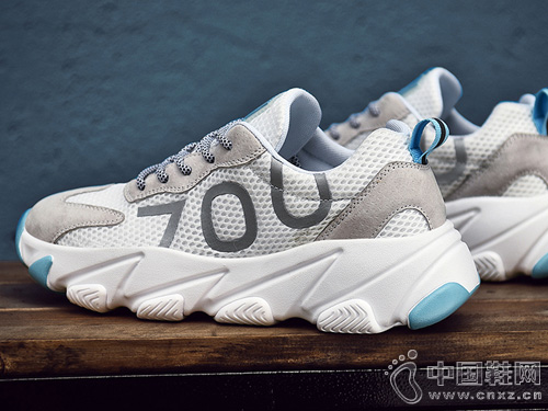 �¶����ļ�����ЬҬ��700͸��ins���ϵ�Ь