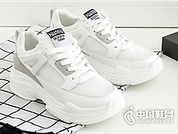 ����2019�ļ��¿��ϵ��˶�С��Ь