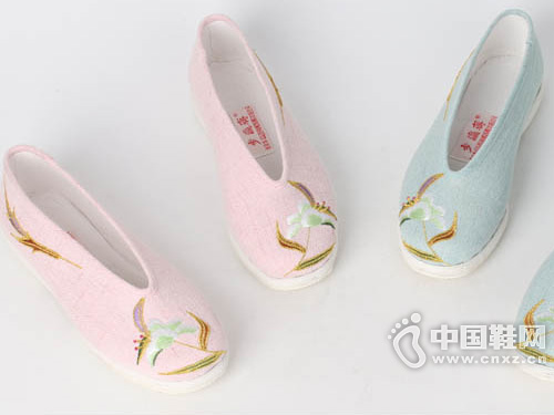 ���ի�ֹ��ϱ���ǧ��ײ�Ь