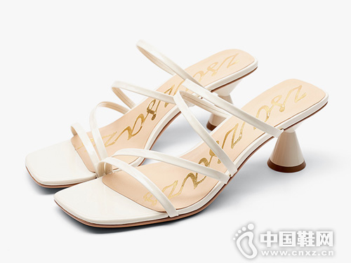 ɯɯ��2019�ļ��¿Ьʱ��һ�ִ��߸�����Ь