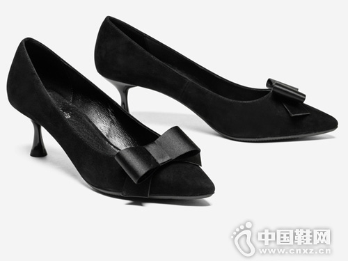 ���ո��޺�ɫ��ʽ��Ů�߸�ЬŮϸ����ͷ