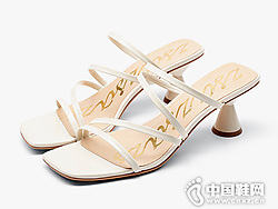 ɯɯ��2019�ļ��¿Ьʱ��һ�ִ��߸�����Ь