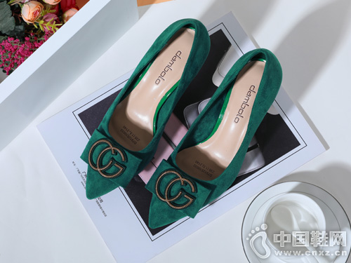 ����ūʱ������Ʒ-ʱ�и߸�Ь