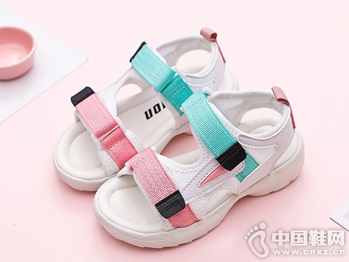 2019�¿��д�ͯ�����˶�ɳ̲��Ь