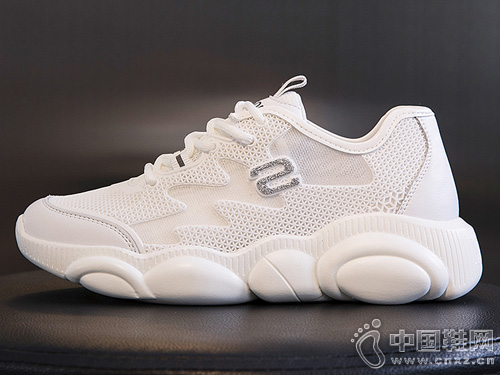 �˶���ЬŮ2019�ļ��¿�����С��Ь