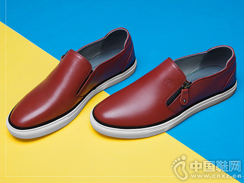 �ȶ���Ƥ�ָ�Ь���ļ��¿�С��Ь