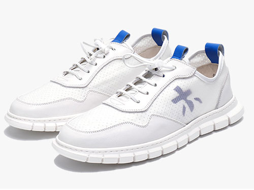 blaihilton����ϣ���ٳ�����Ь�ٴ��˶�Ь