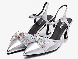 ˹�����ټ�ͷǳ�ڵ�ЬŮ��Ƥϸ���и�2019�¿�