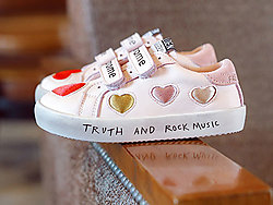 С��Ь2019�����¿�С�ײ�ʱ��ͯЬ