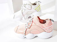 ���ö�19���¿�ŮЬ�����а�ƴ��ŮЬ