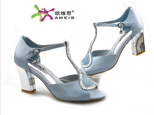 ŷά˼ŮЬ2019�¿���Ь