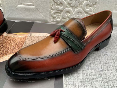 ������ϵϿ���ͷ��ţƤ������װЬ