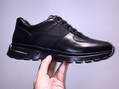 chishaluo��ɯ��19�ﶬ�¿��ɫϵ���˶�����Ь