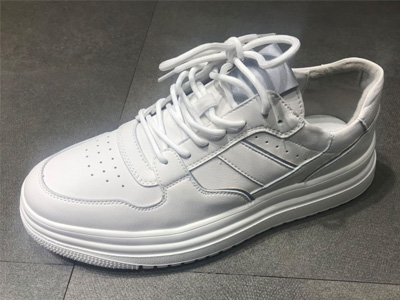 �����˶���Ь��Ƥ2020�¿������˶�Ь