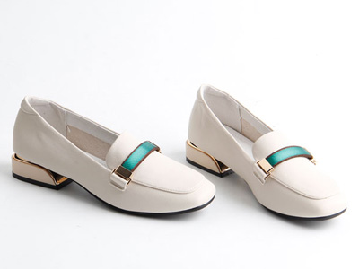 �����ط�ͷ�͸�������������Ь