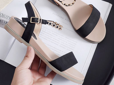 ZHR��ЬŮ2020�¿�ʱ���ļ�һ�ִ���Ů��