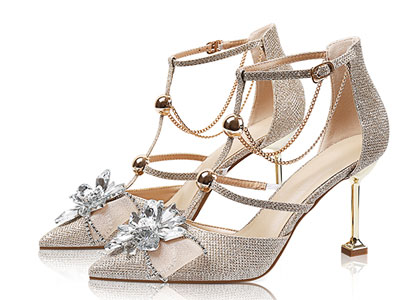 ����2020�ļ��¿��ɫ��ͷ��Ь