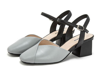 Bata���ļ��¿�������Ů��͸�һ�ִ���Ь