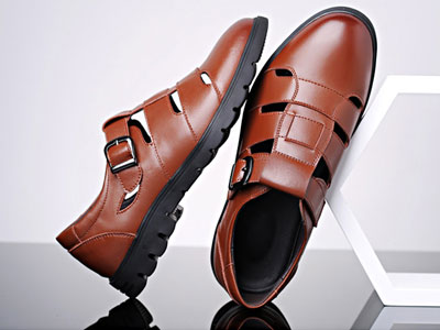 ��ľ����Ь�ļ����ж���Ь��ʿ�ο�ƤЬ