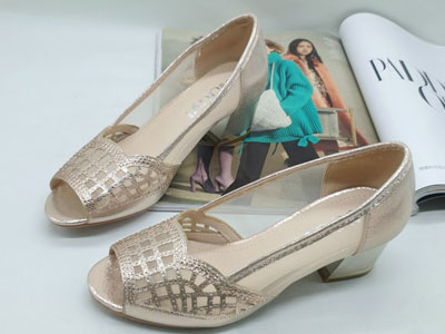 ��һŮЬ2020�ļ�����ЬŮ�����и߸�