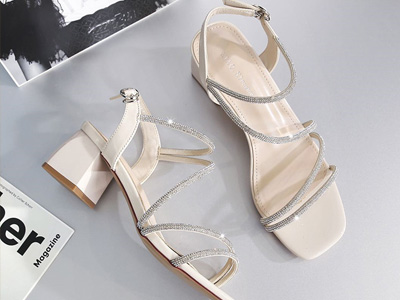 ɯʫ����Ů��ָ�ŮЬ2020���¿��