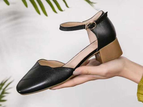 ����ŮЬ2020����Ƥ�ָ��пհ���Ь����