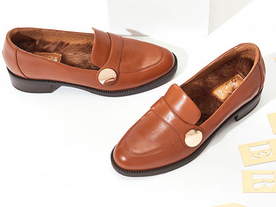 ���ö�������Լ����Բ��ƽ���ָ�ЬŮ��Ь