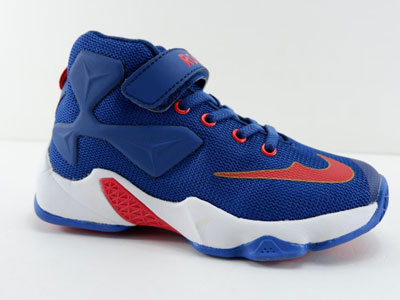 ·��͸��������Ů�д�ͯѧ���˶�Ь