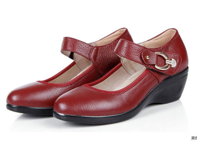 ����������Ь������Ьһ�ֿ�ǳ��Ůʿ��Ь