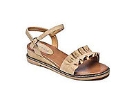 ����˹2020ƽ�׼򵥴󷽳�����Ů������Ь